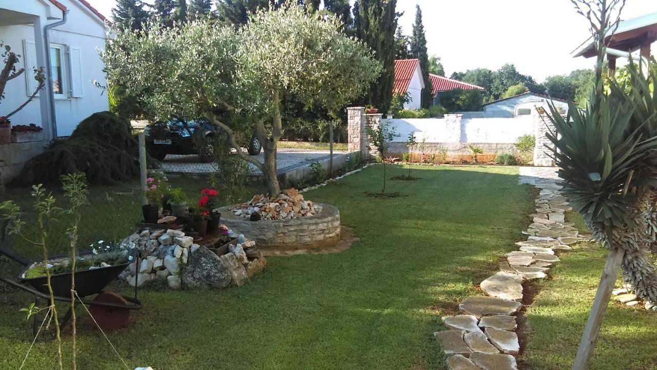 Apartment Zelena Oaza Sisan 75 M2 - 2 Bedrooms 0*,  Croatia